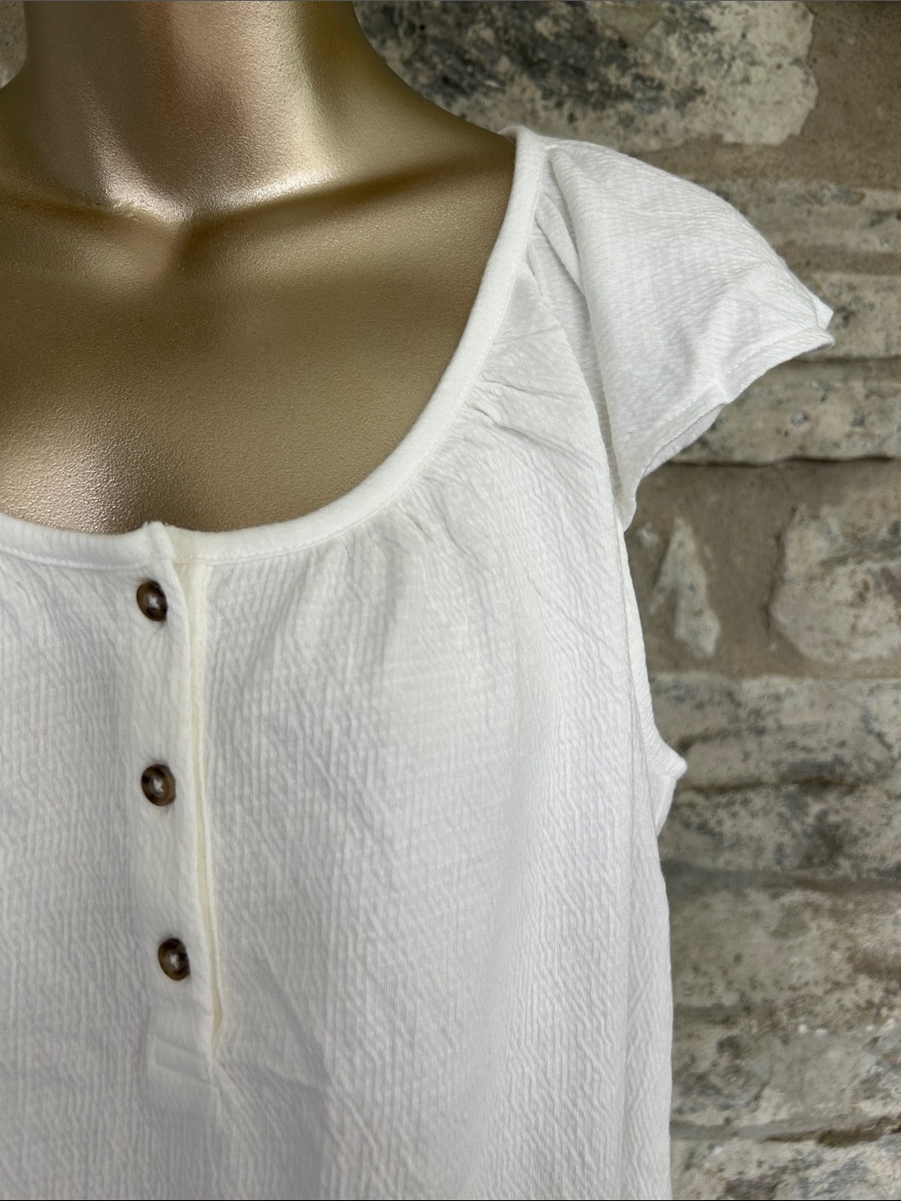 Flutter Sleeve Button Top - Picture 3 of 7